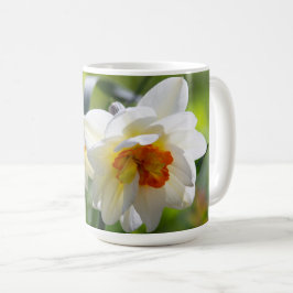 Delikate niedliche Narzissen Kaffeetasse