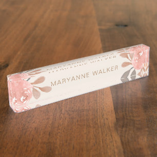 Delikate Peach Floral Monogram Desk Namplate Namensplakette