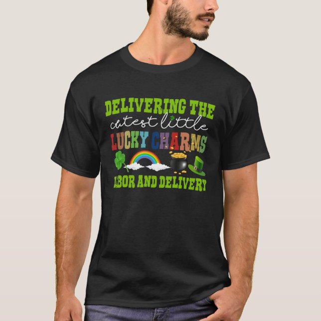 Delivering The Cutest Lucky Charm L&D Nurse St Pat T-Shirt (Vorderseite)
