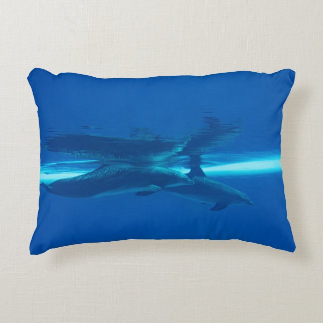 Delphine und Reflexionen Dekokissen (Vorderseite)