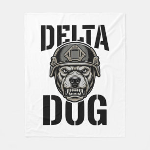 Delta Dog Bulldog Helm Vintage Gravur Design_ Fleecedecke