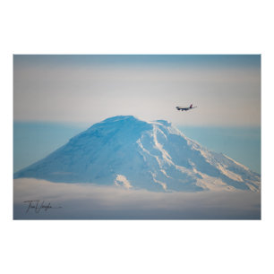 Delta Jet fliegt am Rainier - Seattle, WA Fotodruck