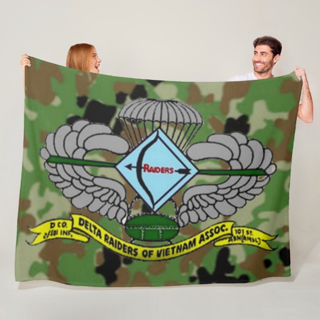 DELTA RAIDERS FLEECEDECKE (Beispiel)