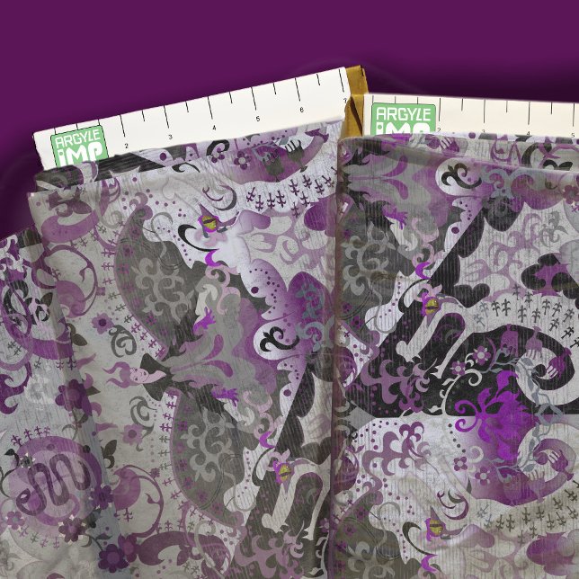 Demisexual Prilag Farben Dragon Damask Fabric Stoff (close-up with ruler)