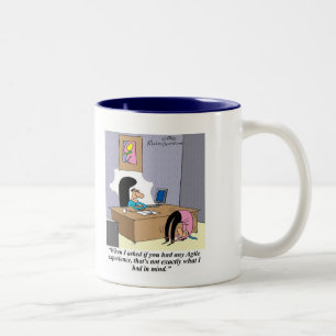 Demonstrieren Sie Ihre beweglichen Fähigkeiten! Zweifarbige Tasse