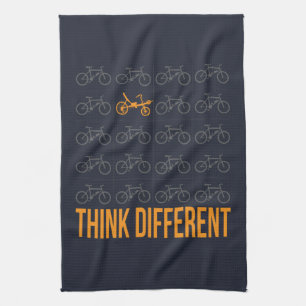 Denken Sie an einen anderen Radfahrer des Liegefah Geschirrtuch