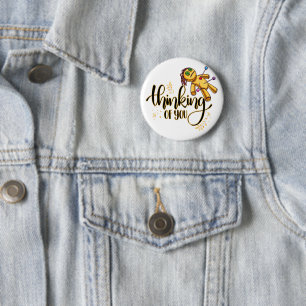 Denken Sie an Ihr Funny Halloween Voodoo Doll Button
