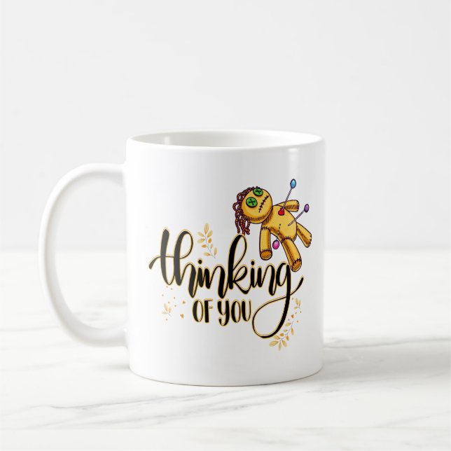 Denken Sie an Ihr Funny Halloween Voodoo Doll Kaffeetasse (Links)