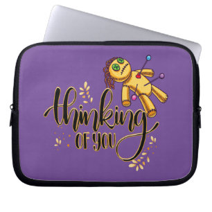 Denken Sie an Ihr Funny Halloween Voodoo Doll Laptopschutzhülle