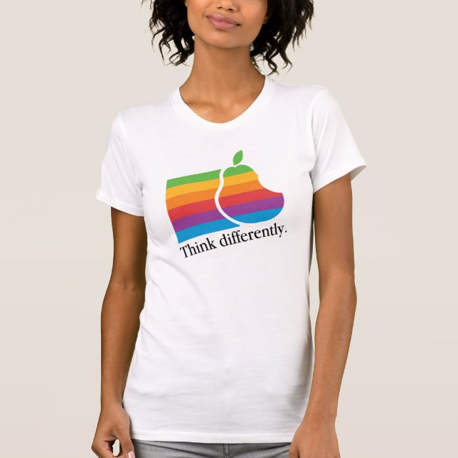 Denken Sie anders als - Retro Apple-Parodie-Shirt T-Shirt (Vorderseite)