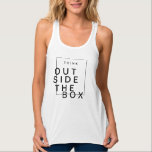 Denken Sie nach außen | Chic Inspirational Tank Top<br><div class="desc">Durch neu definierte Designs</div>
