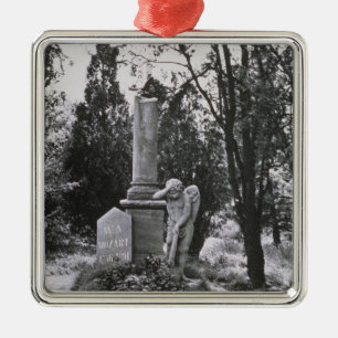 Denkmal zu Wolfgang Amadeus Mozart Silbernes Ornament