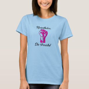 Dennoch bestand sie das graue T-Shirt der Frauen