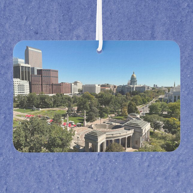Denver Skyline Colorado Capitol Building Photo Autolufterfrischer (An air freshener with a photograph of downtown Denver, Colorado)