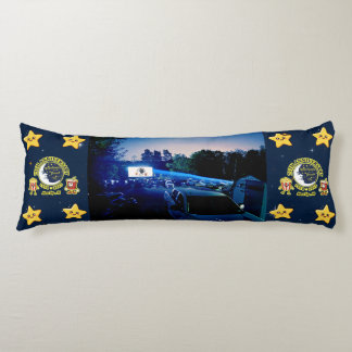 Dependable Drive In 75th Anniversary Body Pillow Seitenschläferkissen