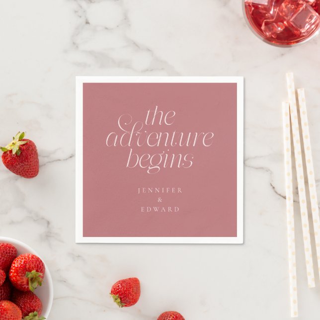 Der Abenteuerbeginn Dusty Pink Moderne Typografie Serviette (Beispiel)