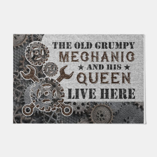 Der alte Grumpiermechanismus und seine Königin Fußmatte