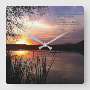 Der Anfang von Klugheit…. Quadratische Wanduhr