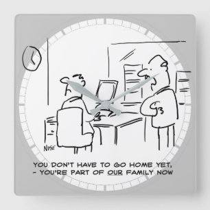 Der Arbeiter sagte, er sei nun Teil der Office-Fam Quadratische Wanduhr