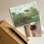 Der argentinische Künstlergarten von Claude Monet Postkarte<br><div class="desc">Der Artist's Garden in Argenteuil (Eine Ecke des Gartens mit Dahlias), 1873 ist ein Gemälde von Claude Monet mit einer Bank aus blühenden Büschen, möglicherweise Rose, die den größten Teil eines geschlossenen Gartens vor einem weißen Haus bedeckt. Die Szene wird mit sichtbaren Dabs und Strichen aus Scharlachrot, blassgelb, Rostorange und...</div>