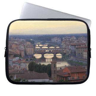 Der Arno und die Ponte Vecchio in Florenz, Laptopschutzhülle