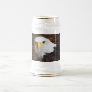 Der atemberaubende kahle Adler Bierglas