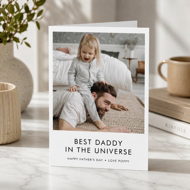 Der beste Daddy im Universum | Der moderne Vaterta Karte (Custom photo Father's Day card with Best Daddy wording for a heartfelt keepsake gift.)