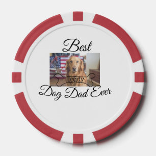 Der beste Hund-Vater fügt je den Namen des Tieres Pokerchips