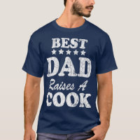 Der beste Vater hebt einen kochlustigen Koch hervo