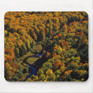 Der Big Carp River im Herbst bei Porcupine Mousepad