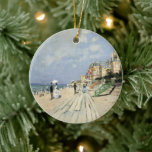Der Boardwalk von Claude Monet in Trouville Keramik Ornament<br><div class="desc">Der Boardwalk von Claude Monet (1870) in Trouville (1870) ist ein Vintages impressionistisches Kunstgemälde mit einem Strand in einem Badeort in Normandie, Frankreich an einem schönen sonnigen Tag. Über den Künstler: Claude Monet (1840-1926) war Gründer der französischen impressionistischen Malerei, wobei die meisten seiner Gemälde "en plein air" (im Freien) Stil...</div>