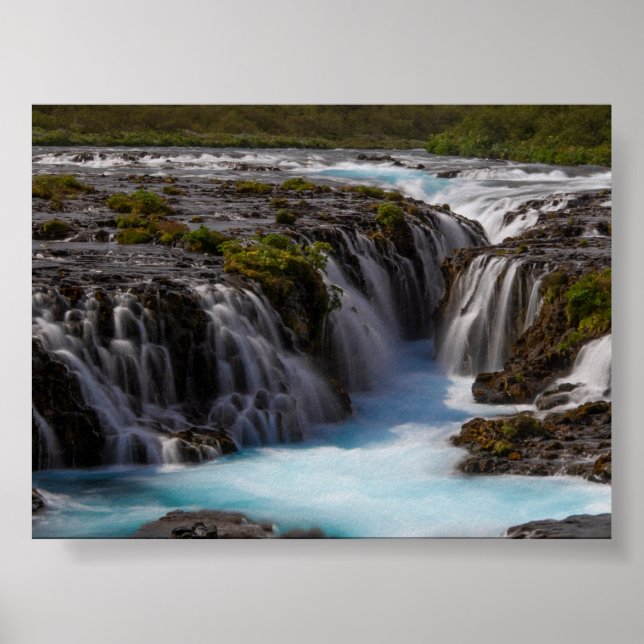 Der Bruararfoss-Wasserfall in Island Poster (Vorne)