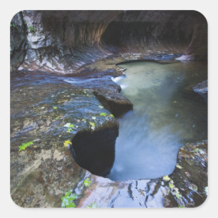 Der Canyon der U-Bahn Quadratischer Aufkleber