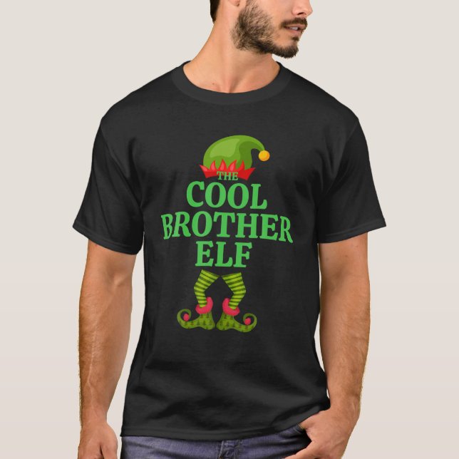 Der Coole Bruder Elf, der die Weihnachtsgruppe zus T-Shirt (Vorderseite)