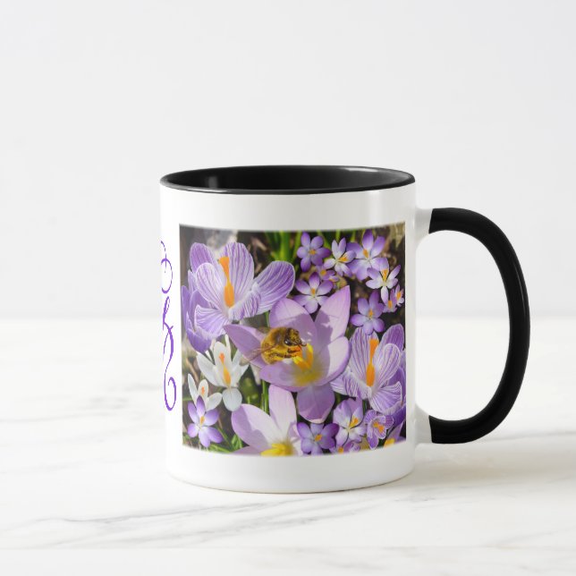 DER CROCUS-TASTER ~ Monogramm-Ringer-Tasse Tasse (Rechts)