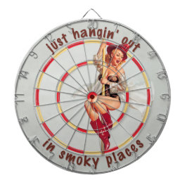 Der Dartboard des Firehousepinup-Feuerwehrmannes Dartscheibe