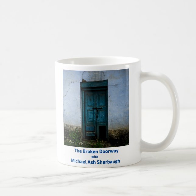 Der defekte Eingang mit Michael-Asche Sharbaugh Kaffeetasse (Rechts)