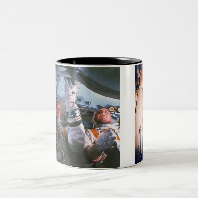 Der Desaster Apollo 1 Zweifarbige Tasse (Mittel)