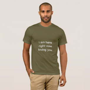Der dunkle T - Shirt der Männer mit weißem Text