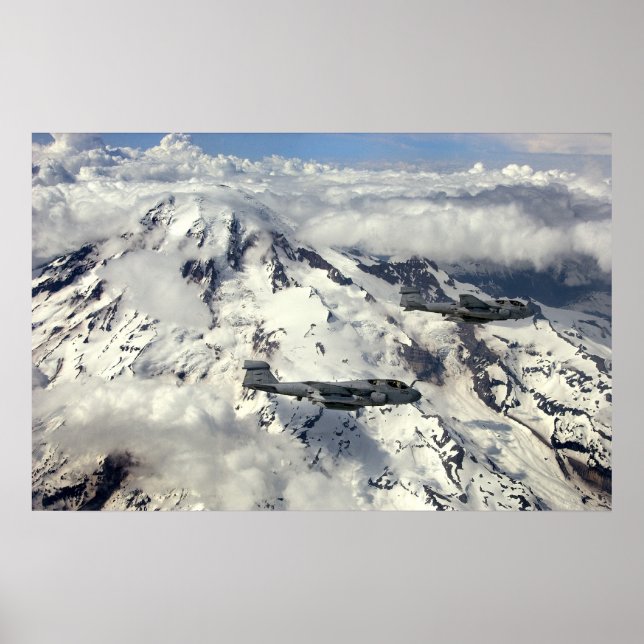 Der EA-6B Prowler und Mount Rainier Poster (Vorne)