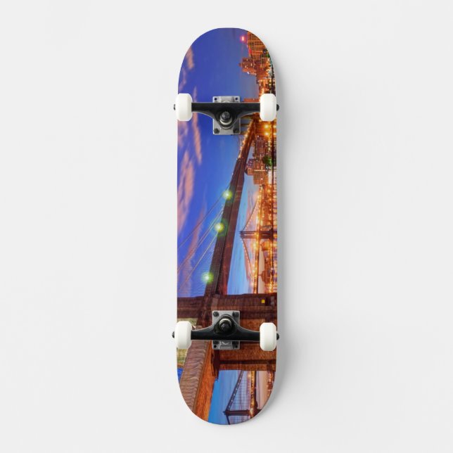 Der East River, Brooklyn-Brücke, Manhattan Skateboard (Vorderseite)