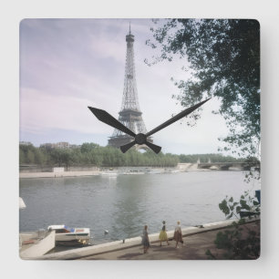 Der Eiffelturm. Paris, circa 1960. Quadratische Wanduhr