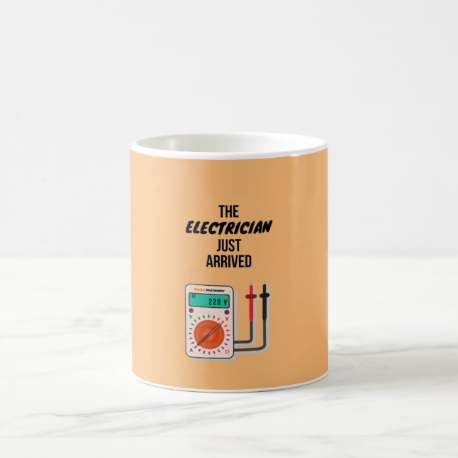 Der Elektriker hat gerade Geschenke für den Elektr Kaffeetasse (Mittel)