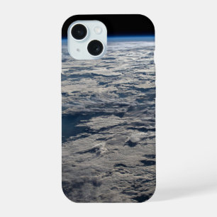 Der Erdwall über einem bewölkten Western Australie iPhone 15 Hülle