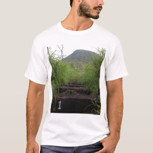 Der erste Schritt lädt zum Wandern ein T-Shirt
