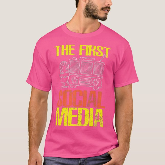 Der erste Social Media Funny Ham Radio Operator T-Shirt (Vorderseite)
