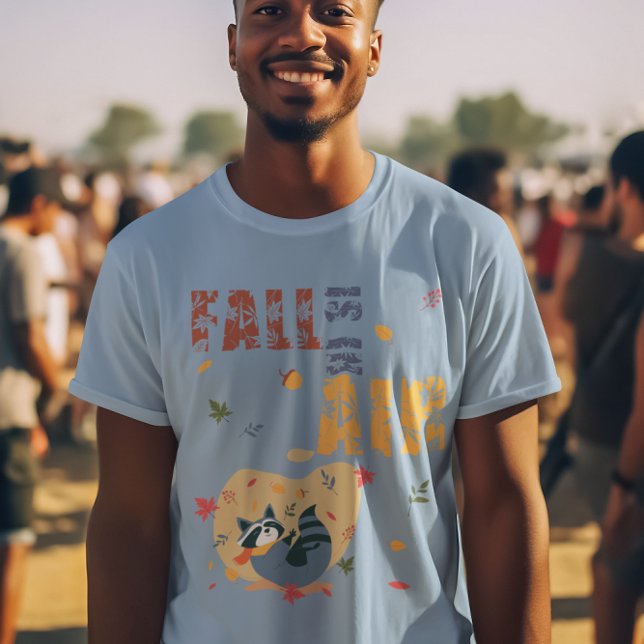 Der Fall ist in Luft mit schwindendem Raccoon T-Shirt (Fall Is In Air With Swinging Raccoon T-Shirt)