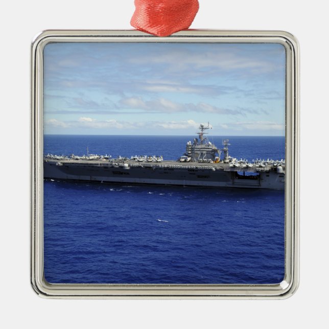 Der Flugzeugträger USS Abraham Lincoln 2 Ornament Aus Metall (Vorne)