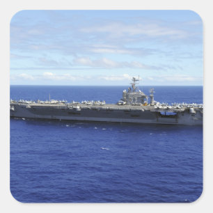 Der Flugzeugträger USS Abraham Lincoln 2 Quadratischer Aufkleber
