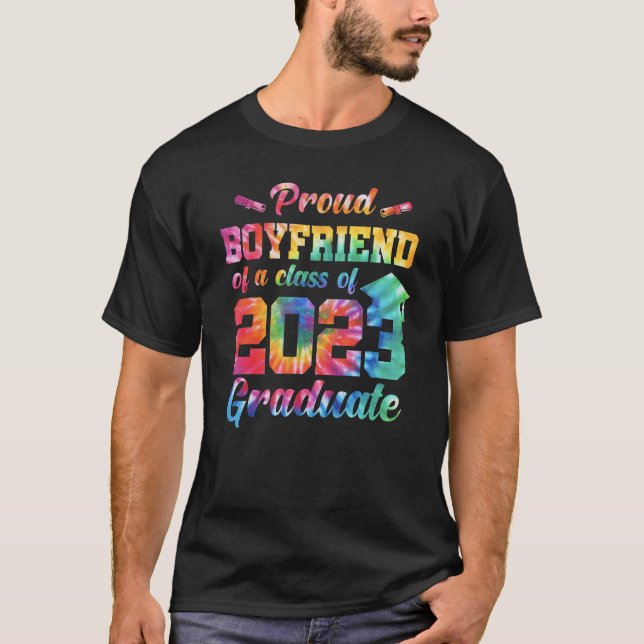 Der Freund von Mens Proud einer Klasse von 2023 Gr T-Shirt (Vorderseite)